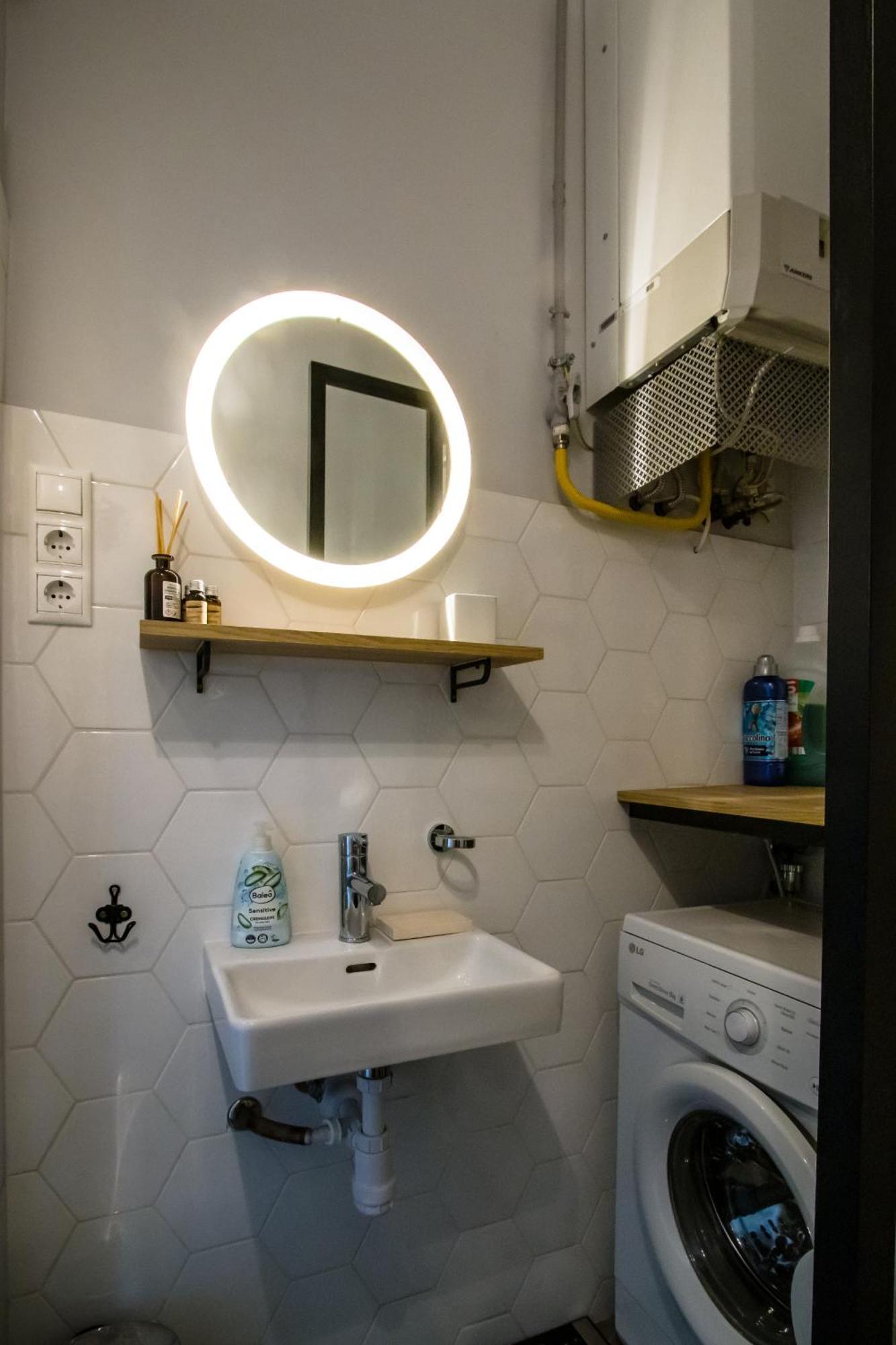 Wilson'S Oktogon Square Suite Apartment Budapest Luaran gambar