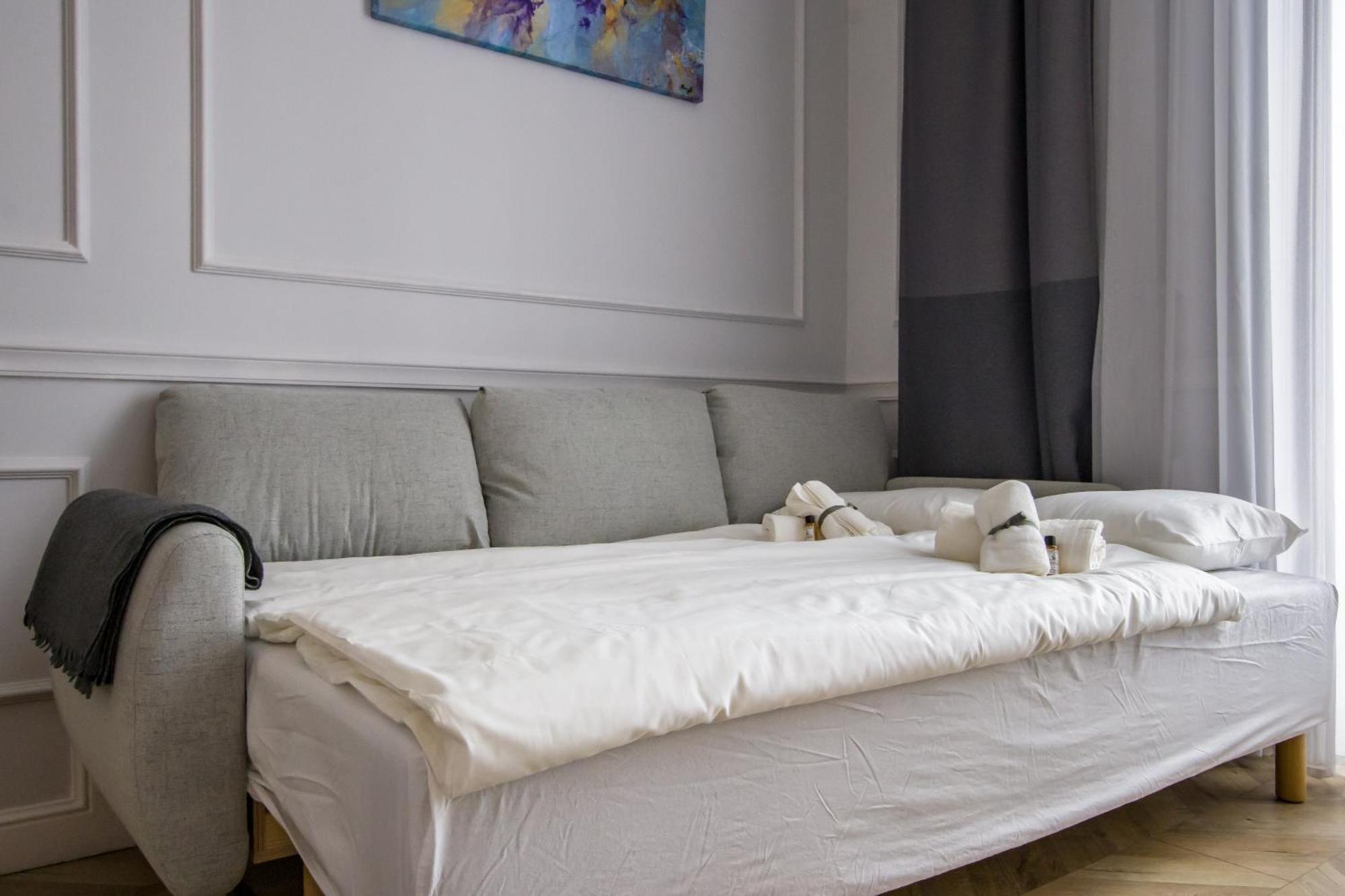 Wilson'S Oktogon Square Suite Apartment Budapest Luaran gambar