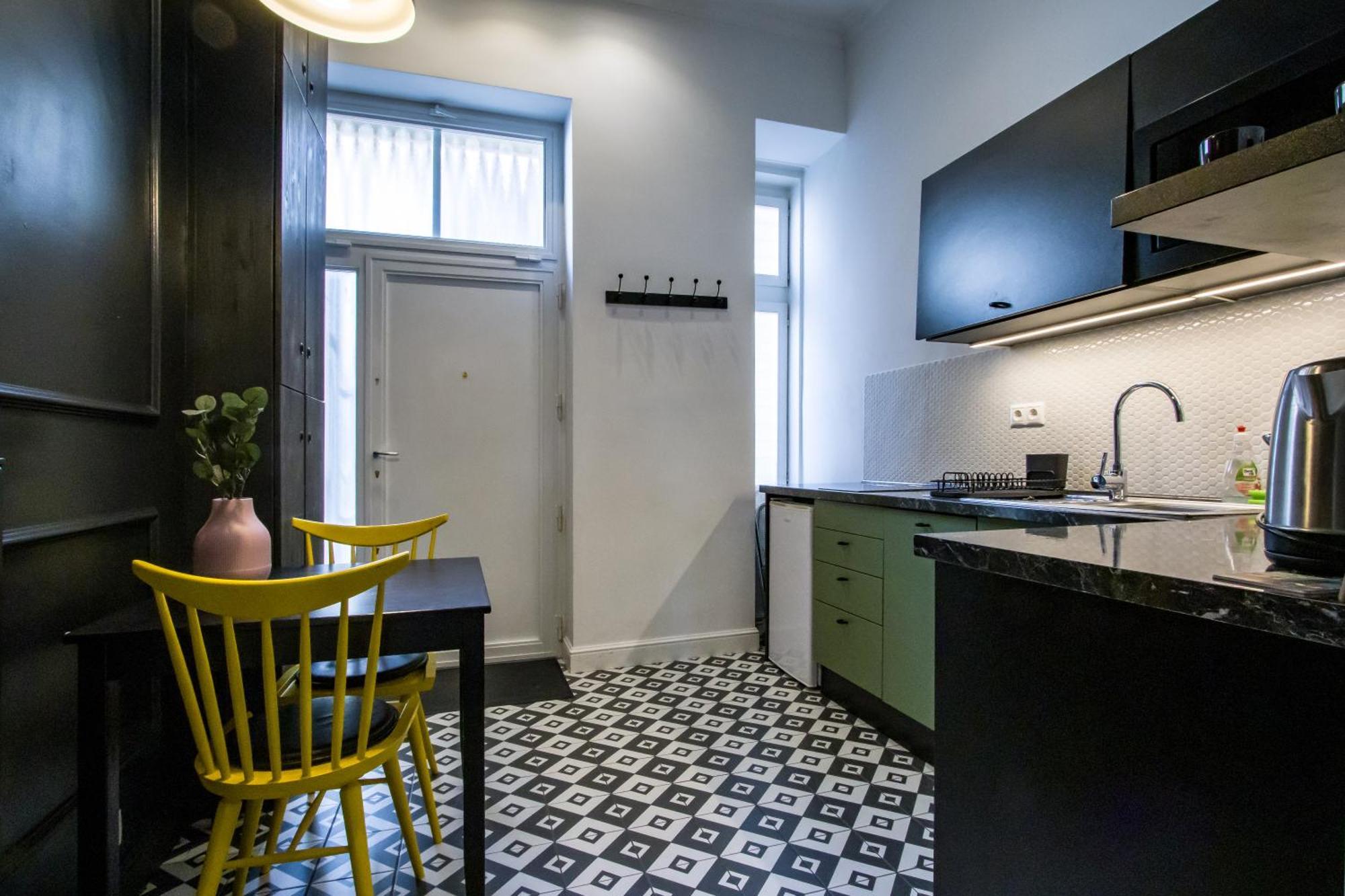 Wilson'S Oktogon Square Suite Apartment Budapest Luaran gambar